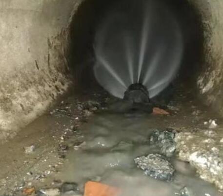 理塘市政管道清淤