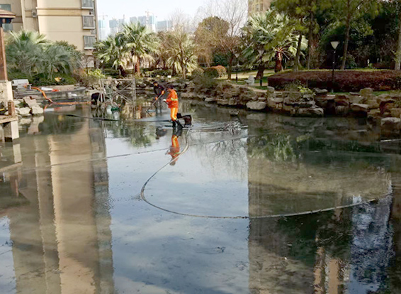 理塘景观池淤泥清理