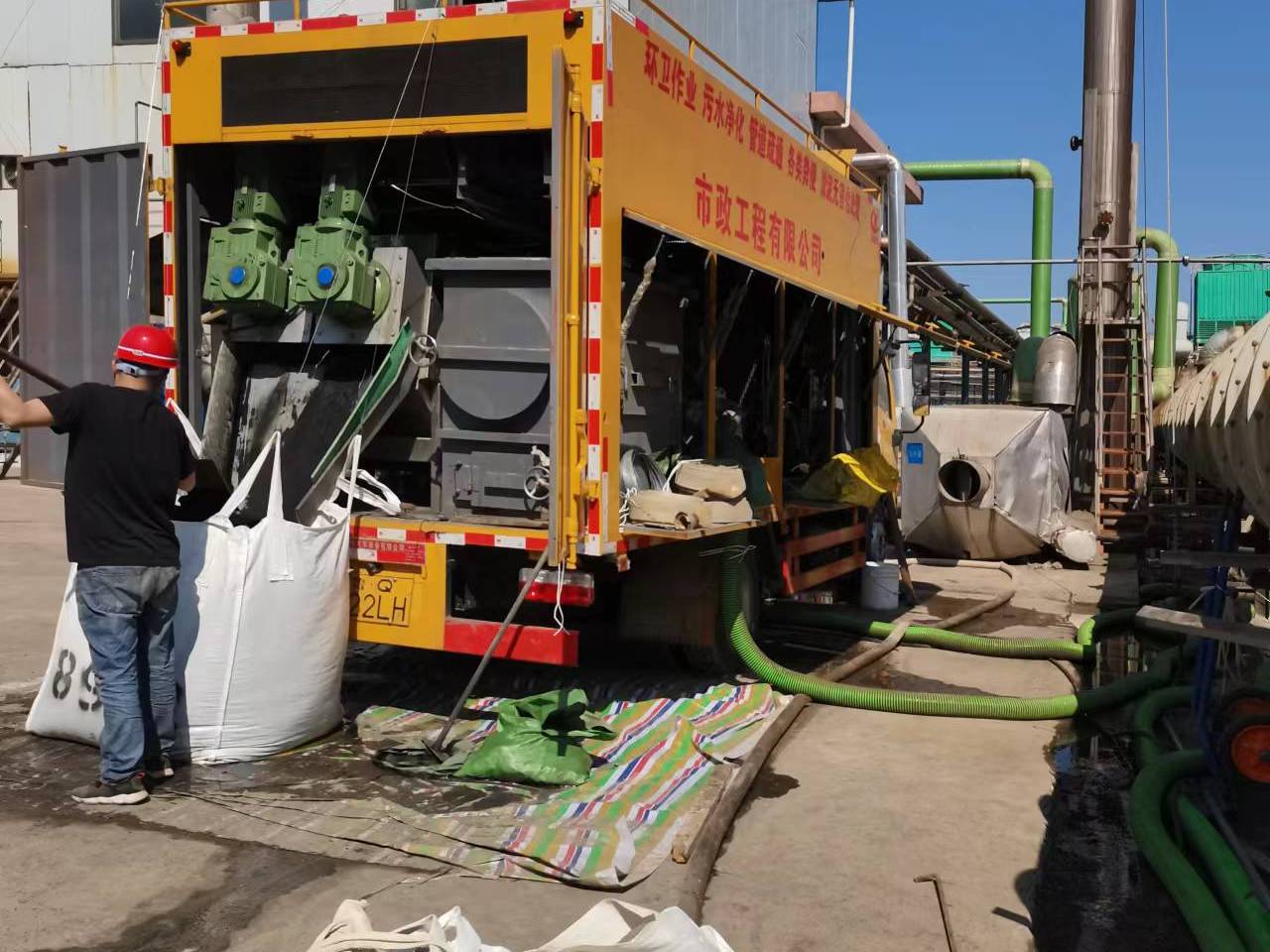 理塘淤泥压干处理